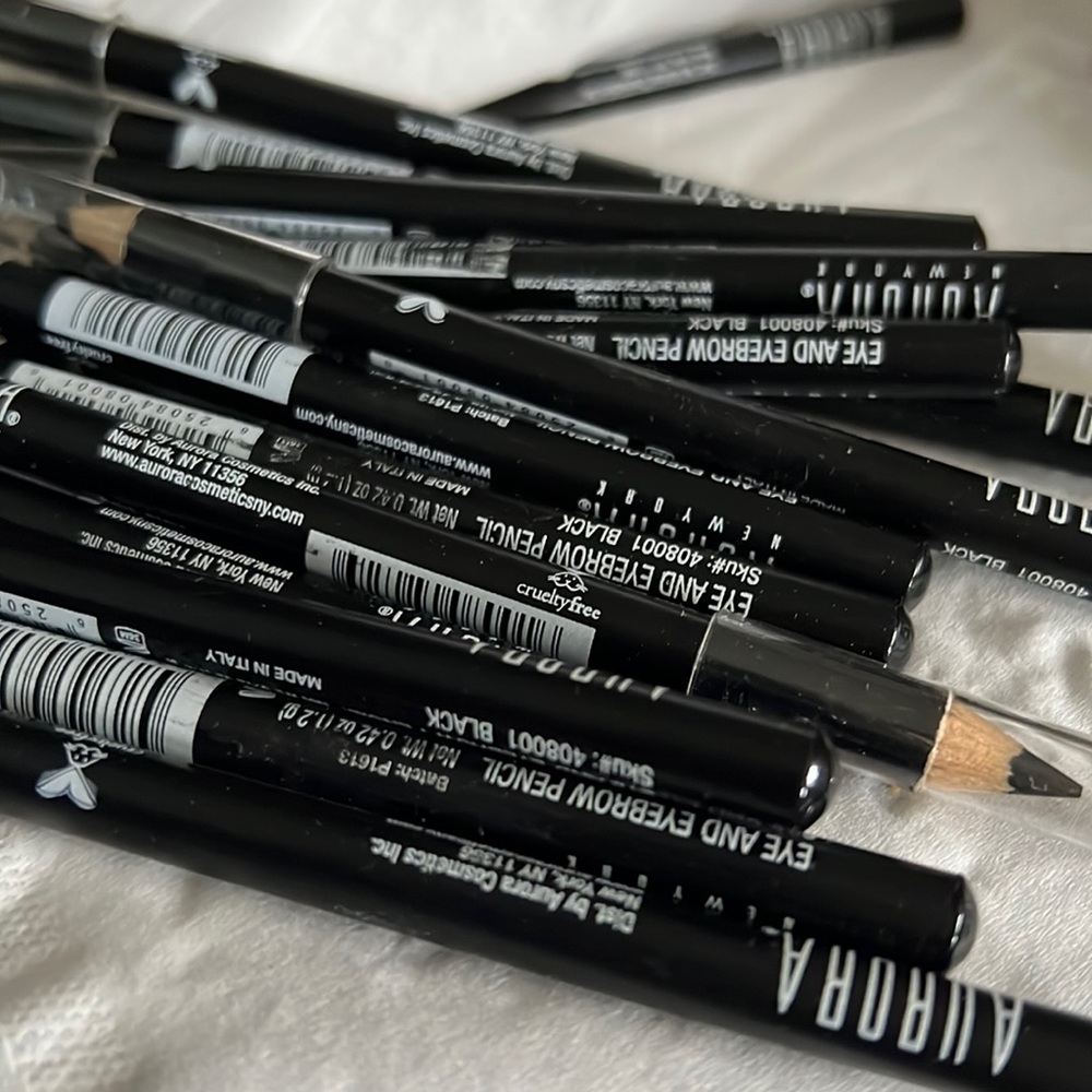 Aurora eye pencil Black